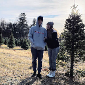 Meet your Posher, Holly